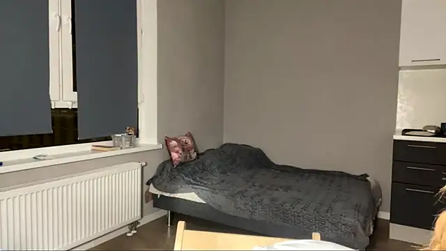 AliceQueenGirl's cam snapshot