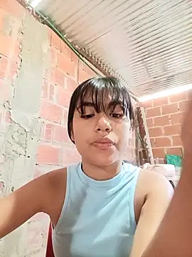 triana-hot18 live sex cam