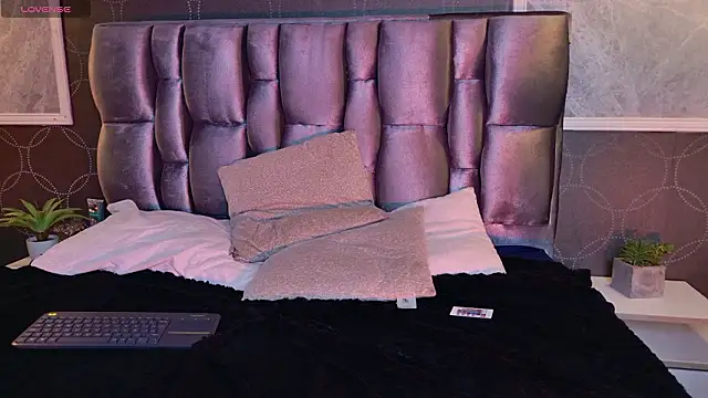 HannyJones live sex cam