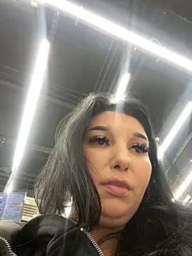 Tisha_Busty live sex cam