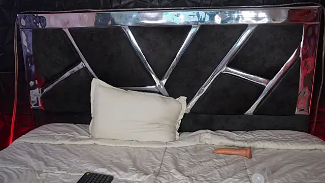 mia_collinxx's cam snapshot