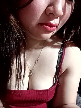 Bee-bgolden live sex cam