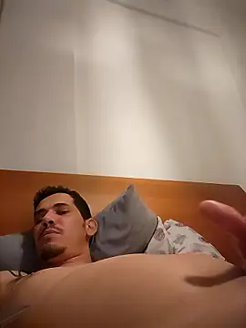 rodrigovianacastelo's cam snapshot