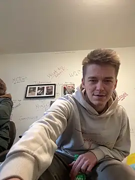 Toyjungee's cam snapshot