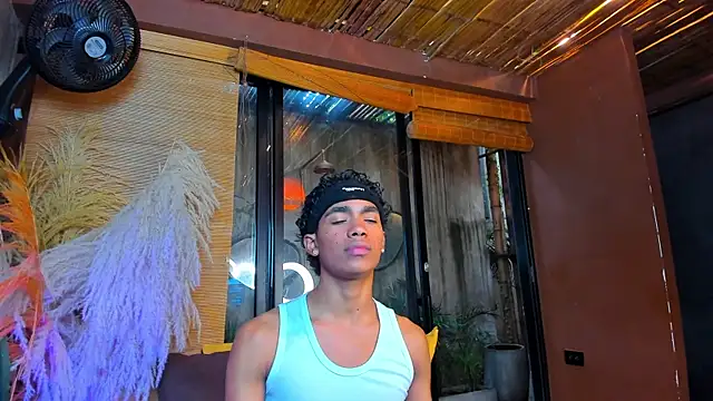 AlanCutee's cam snapshot