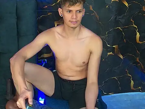 davilap_toyboy live sex cam