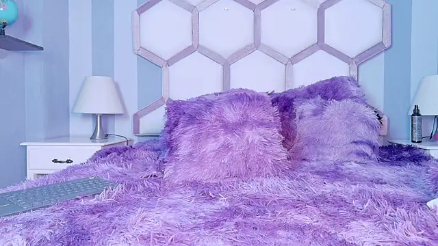 yvi_taylor's cam snapshot