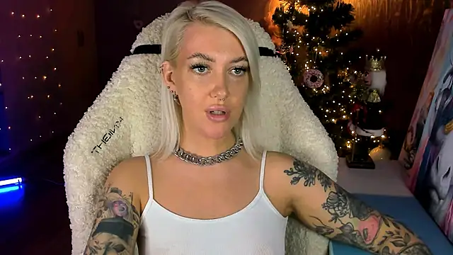 tykioty_Miley's cam snapshot