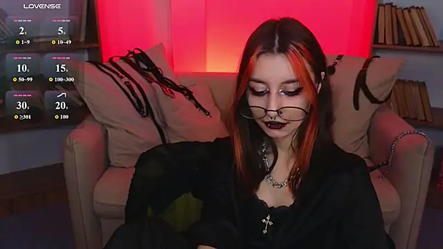 Mistress__Marcelline's cam snapshot