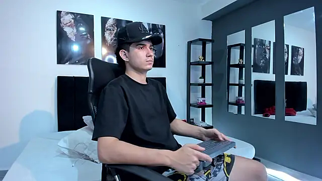 Alejo_Grey live sex cam