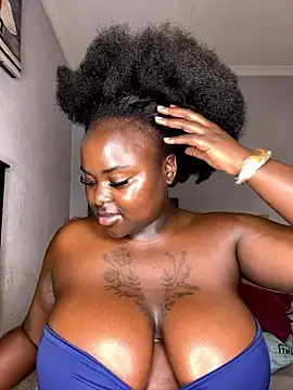 Honeycoco0211 live sex cam