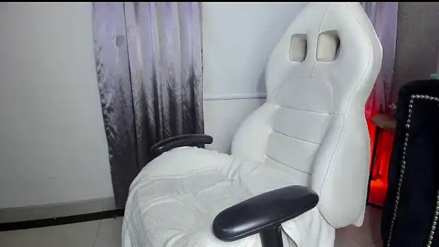 Lucii_fer_ live sex cam