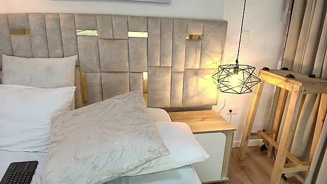 Zoe_Cuttee's cam snapshot