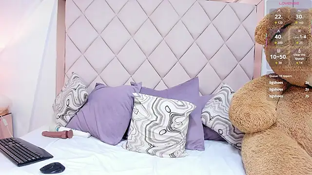 honeyy_cherry's cam snapshot