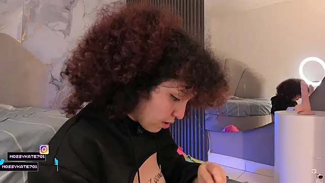 Katemoss70 live sex cam