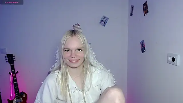 Emily_Nyaffee live sex cam