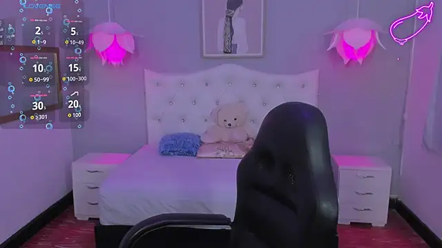 Lisa7_7 live sex cam