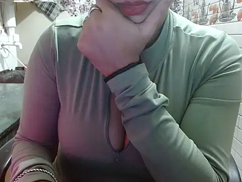 LovingPihu live sex cam