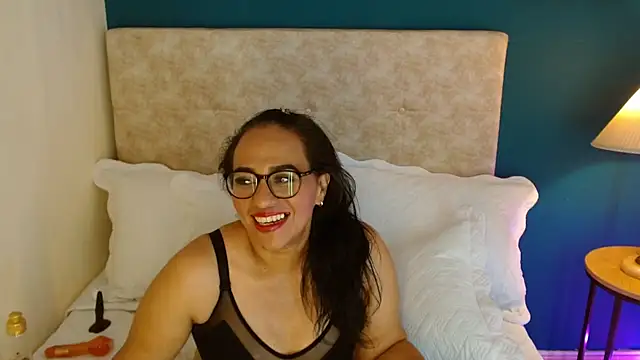 madamezahra's cam snapshot