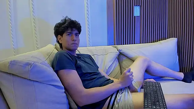 noahx_valko's cam snapshot