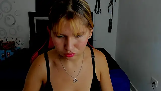 Bella_Blanca's cam snapshot