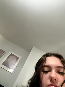 Victoria6989 live sex cam