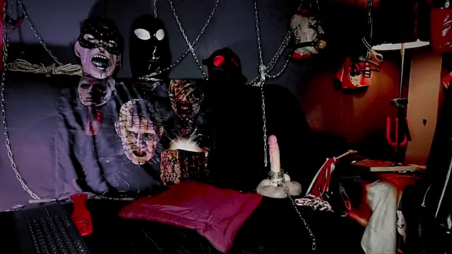 MorganaCrowley live sex cam