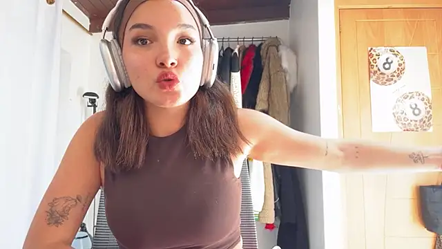 LubaLadeau's cam snapshot