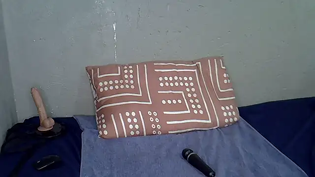 Bellabootie's cam snapshot