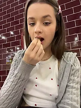 KittyQueeny live sex cam