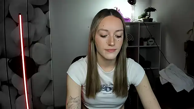 EvelynBlond live sex cam