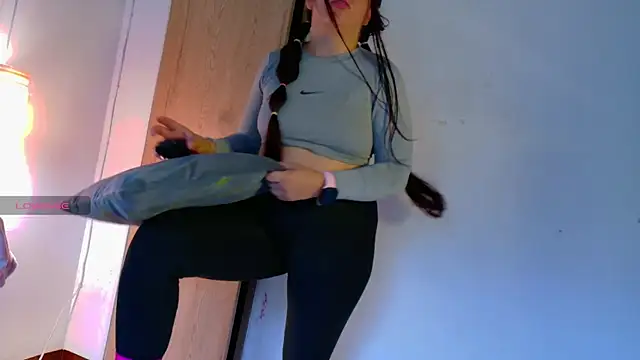 Mia_C's cam snapshot