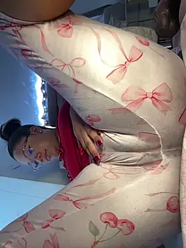 ashley_Tompson1's cam snapshot