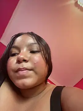 KiraReign live sex cam