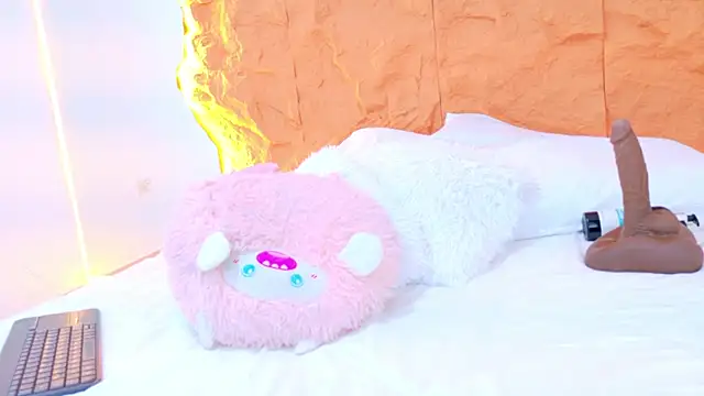 Mia-kingdom's cam snapshot