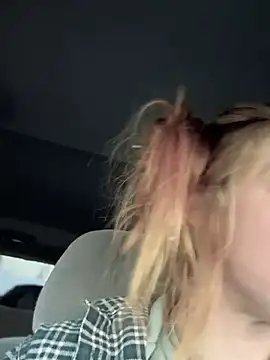 GoldenFlameGoddess live sex cam