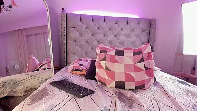 gaia_rouge's cam snapshot