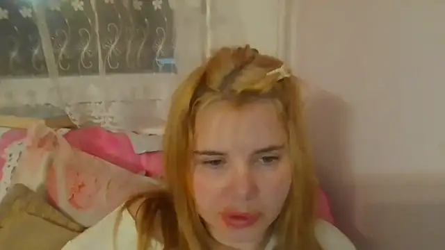 HornyElena live sex cam