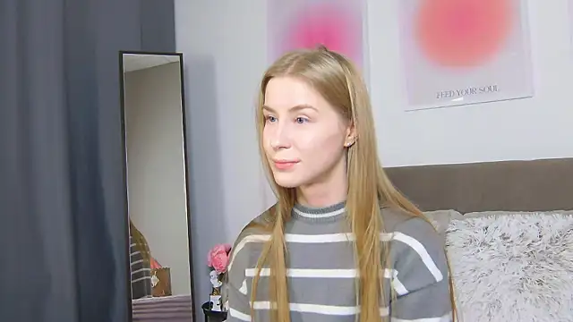 VioletiSwone live sex cam