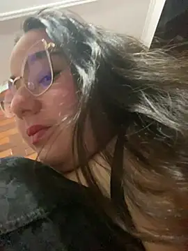 LunaGil1 live sex cam