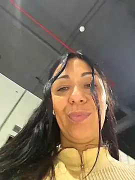 LeticiaWoods live sex cam