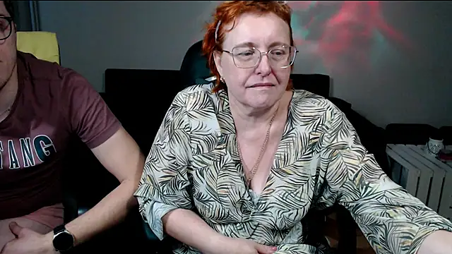 JoannaAndNeighbour live sex cam