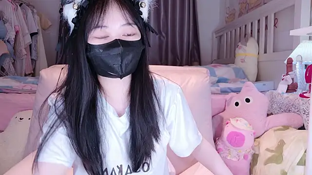 love-uiui live sex cam