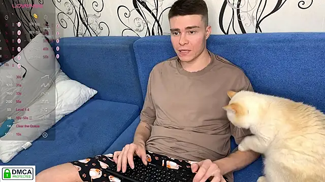 holy_eggs_02's cam snapshot