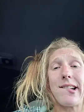 GoldenFlameGoddess live sex cam