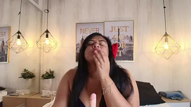 Emiily__Rousse's cam snapshot