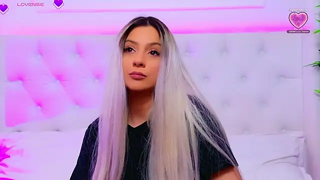 AriannaSins live sex cam