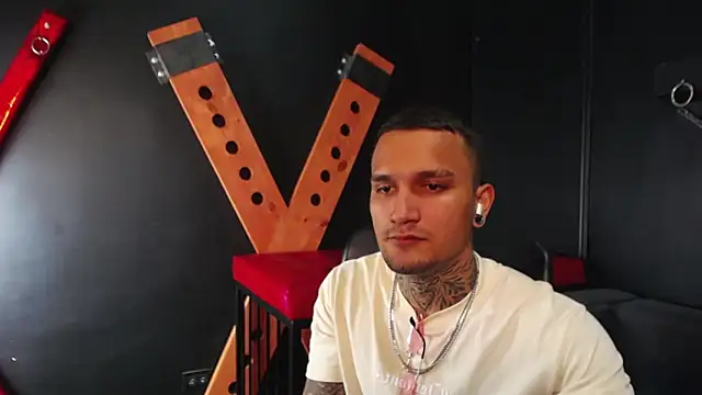 DarkBenito live sex cam