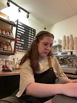 cinnabon_'s cam snapshot