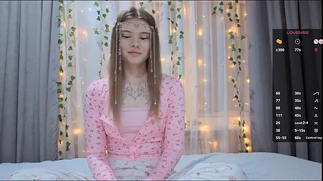 CarolinePepper's cam snapshot